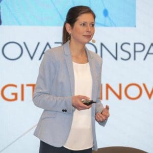 Eva Schulte-Austum Vertrauensexpertin Online-Redner-Meet-Live